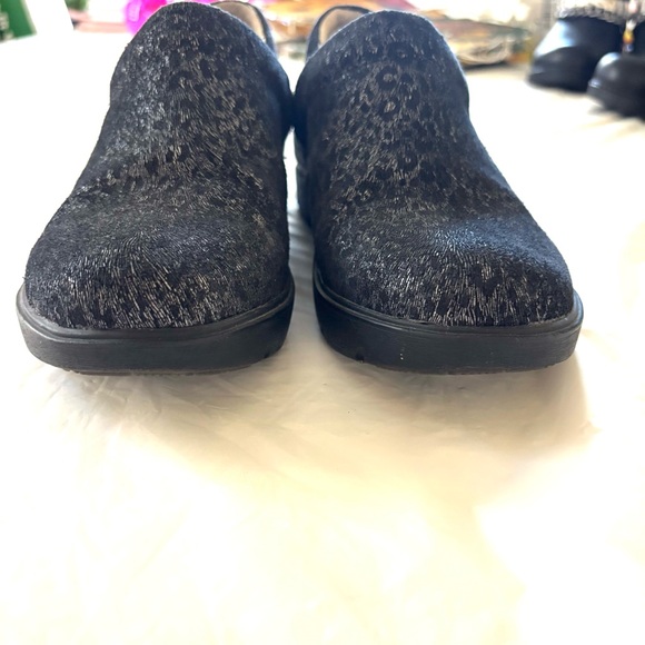 NWT Align Indya Black Silver Leopard Print Clogs Nurse SZ 7.5 - Picture 6 of 14